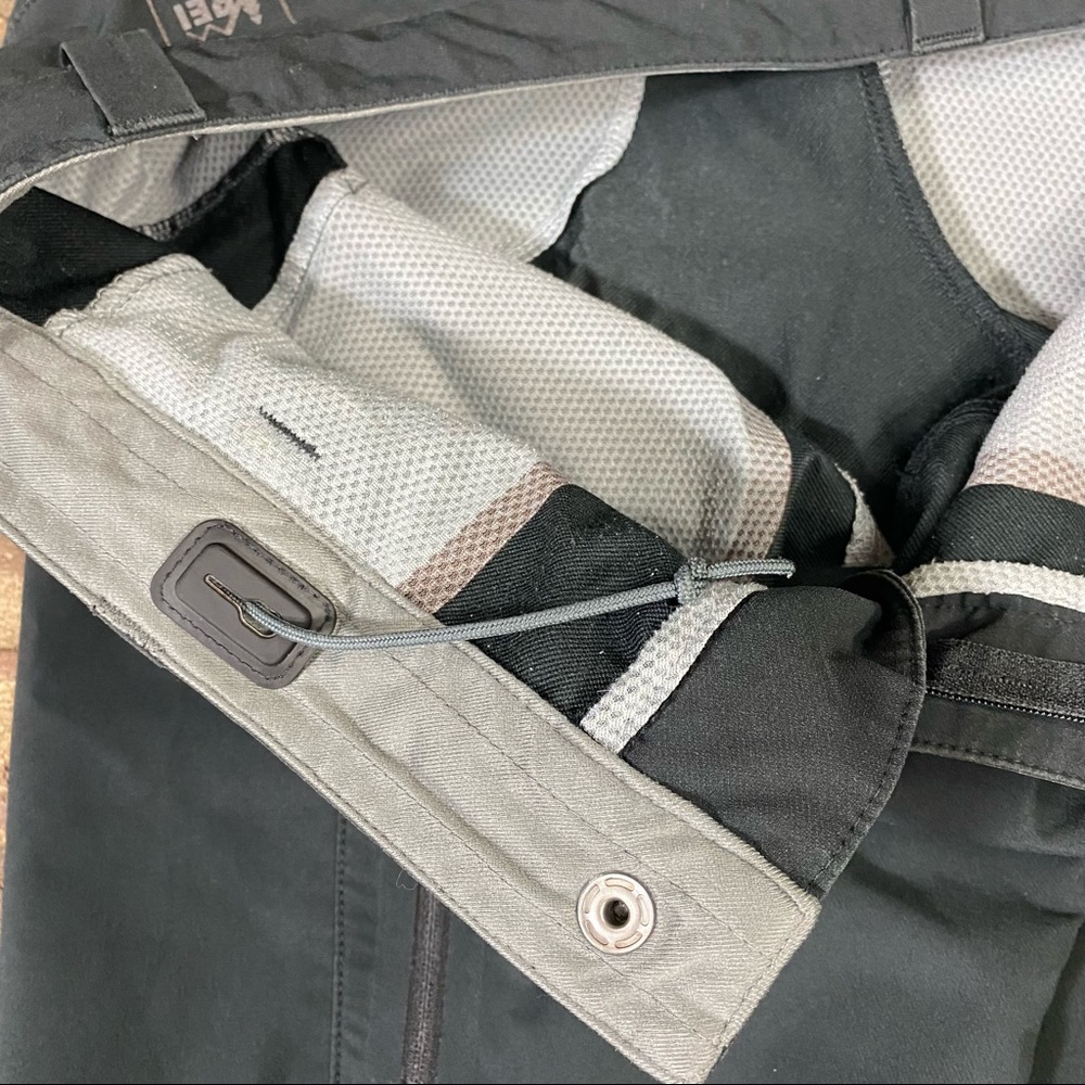 REI Women Black Hiking Athletic Outdoors Capri Crop Pants W/ Multi Pockets  3 zi - Picture 10 of 10